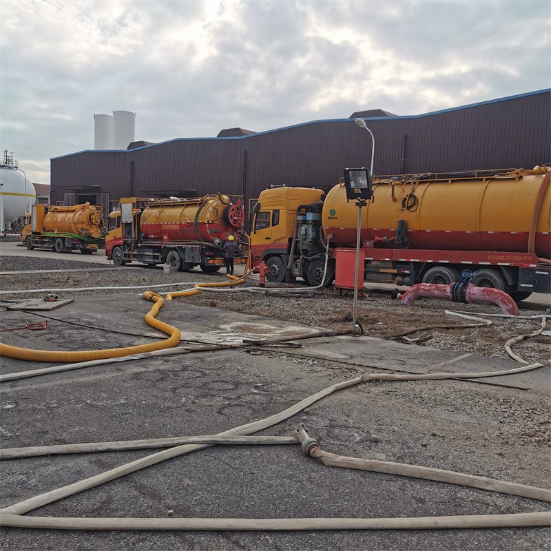 岳口镇污水池清理